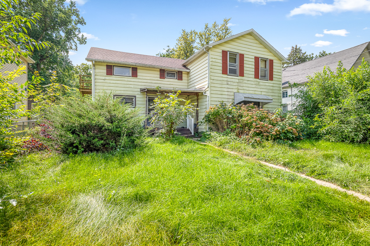 521 E Pleasant Street Property Photo 1