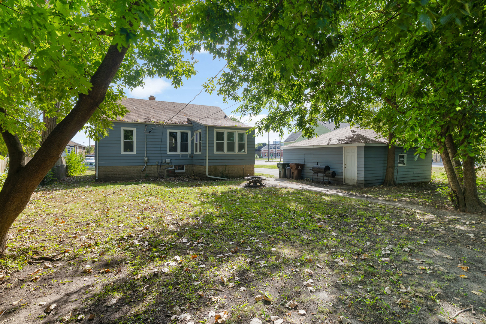 16962 Page Avenue Property Photo 24