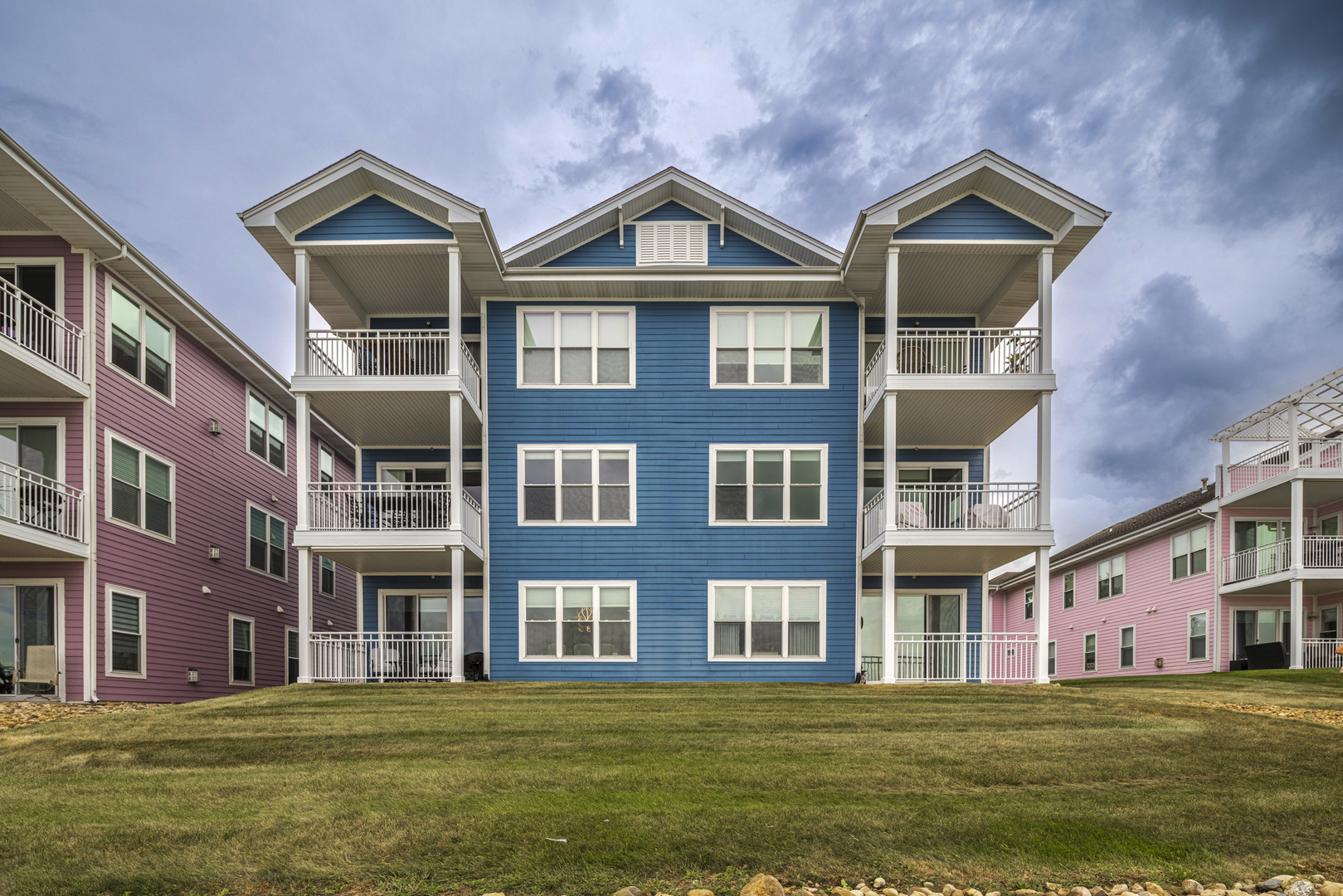 13238 E Lake Shore Drive 102 Property Photo 4