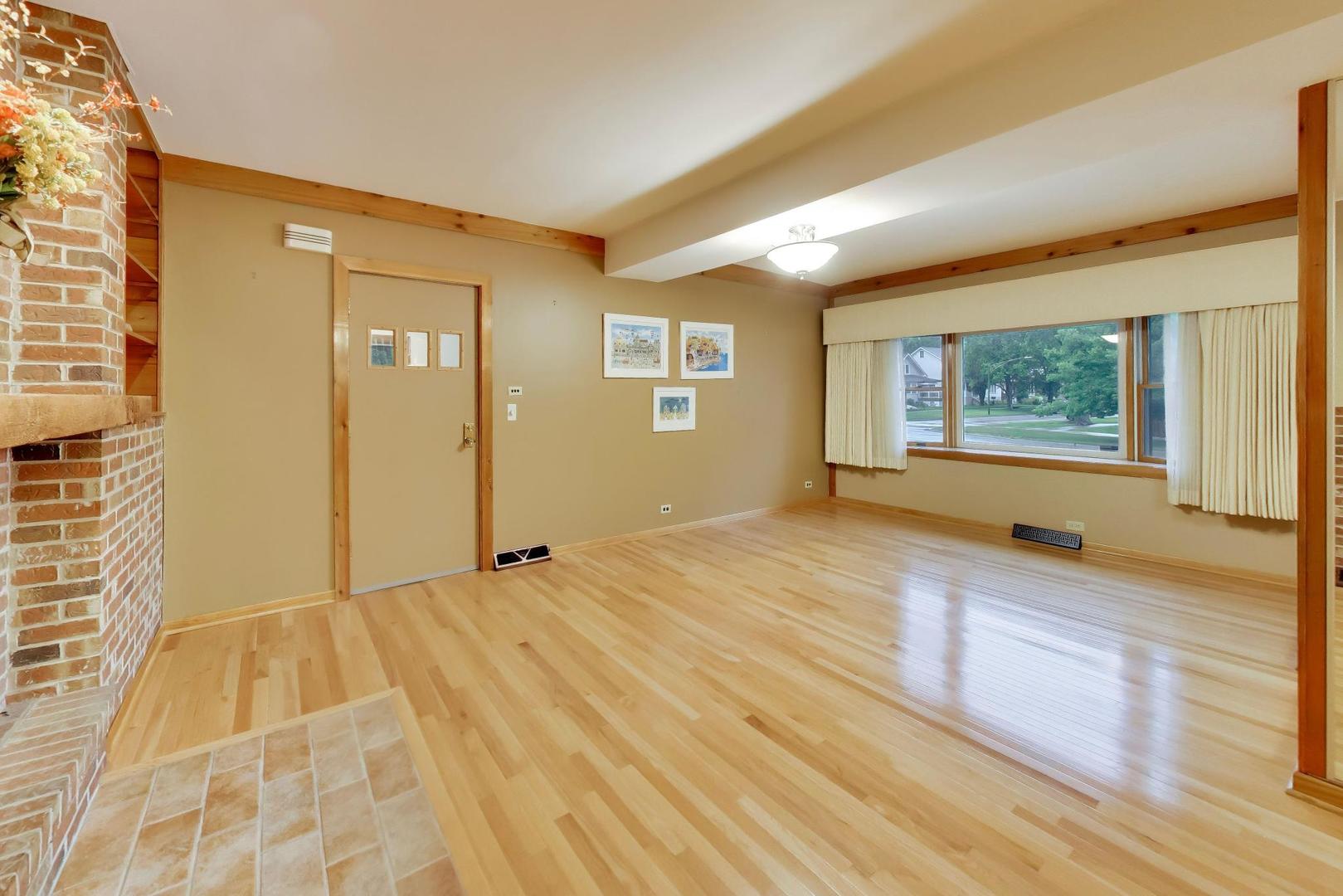 6345 N Nordica Avenue Property Photo 5