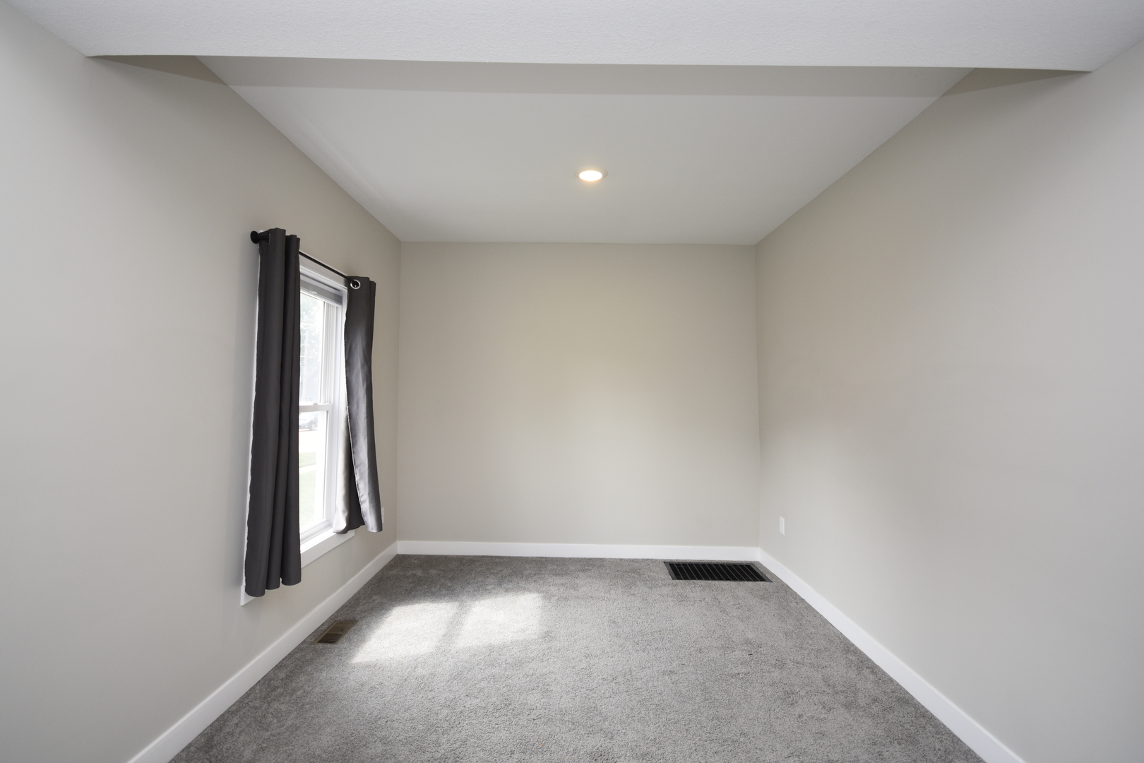 406 E Willow Street Property Photo 20