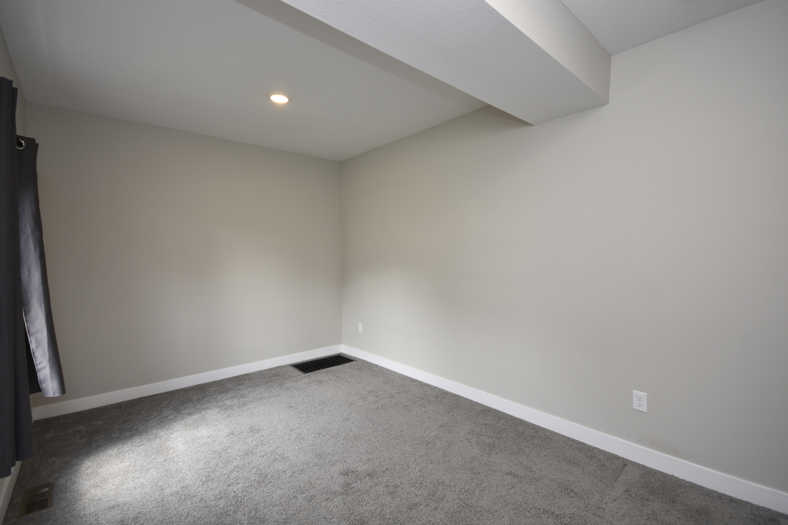 406 E Willow Street Property Photo 22