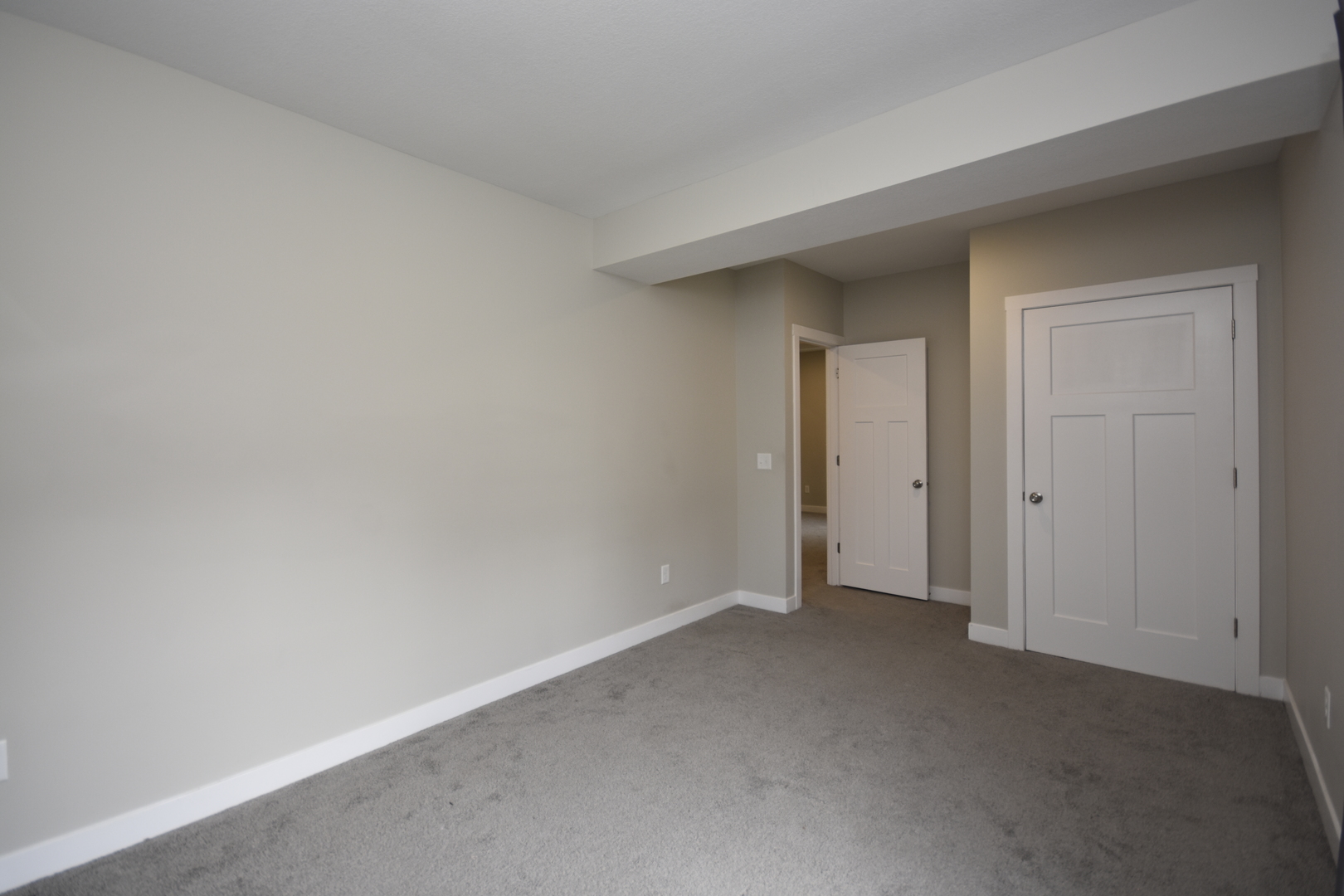 406 E Willow Street Property Photo 24