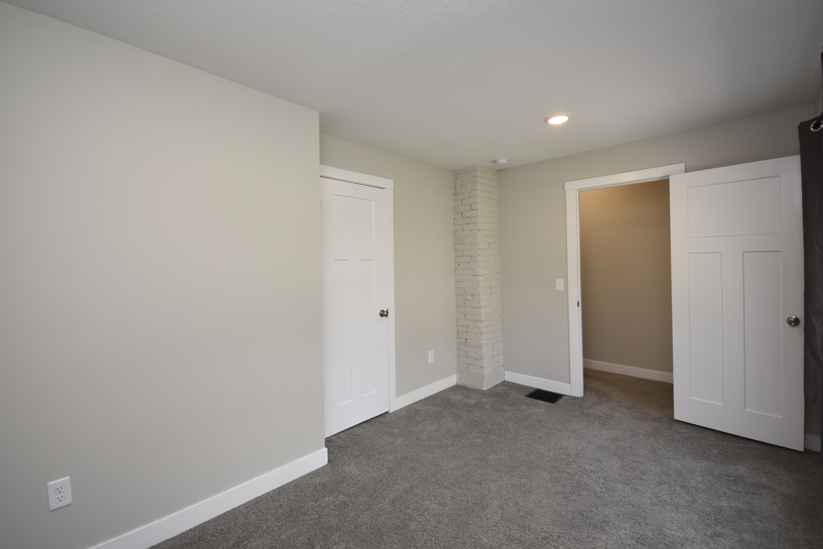 406 E Willow Street Property Photo 26