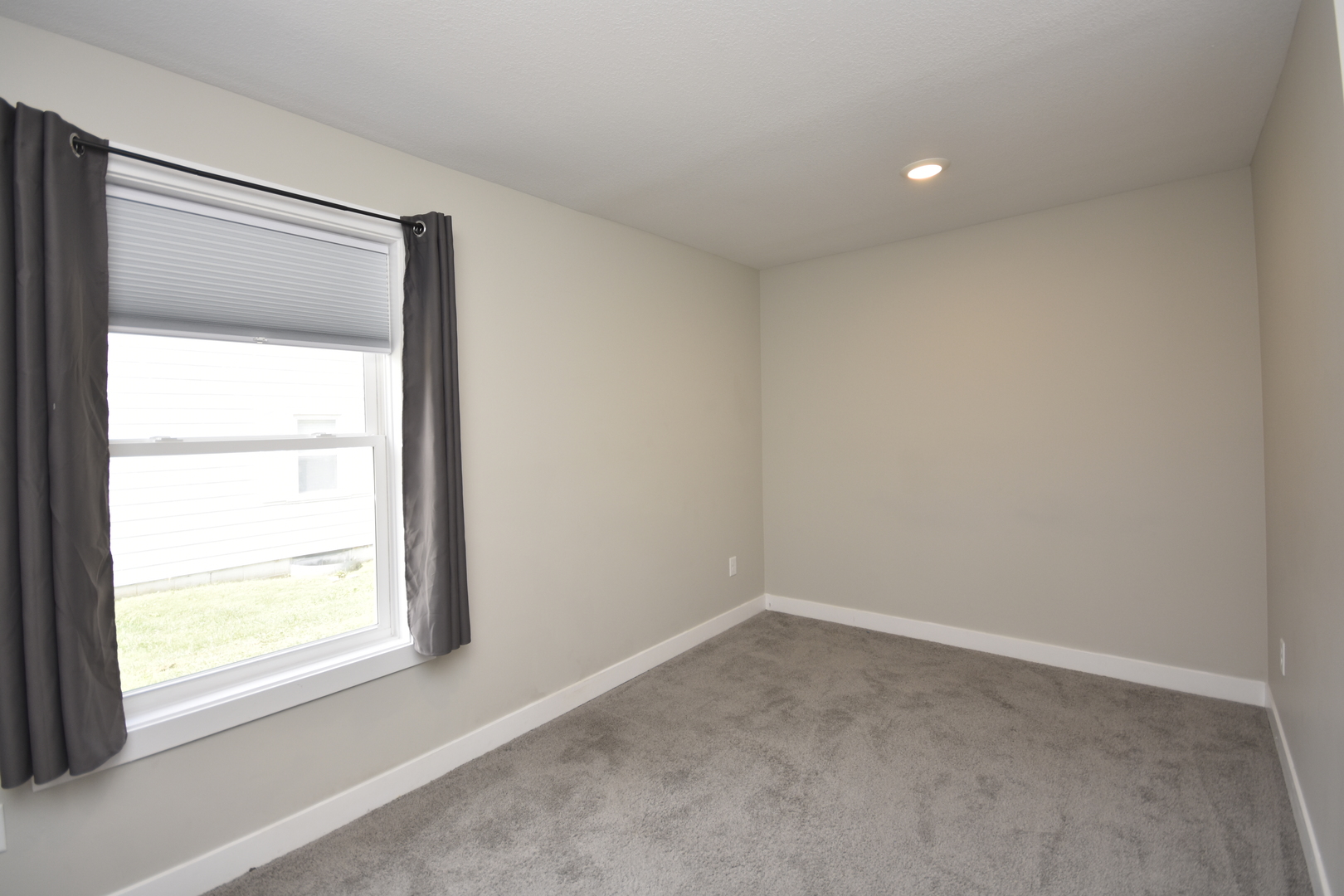 406 E Willow Street Property Photo 28