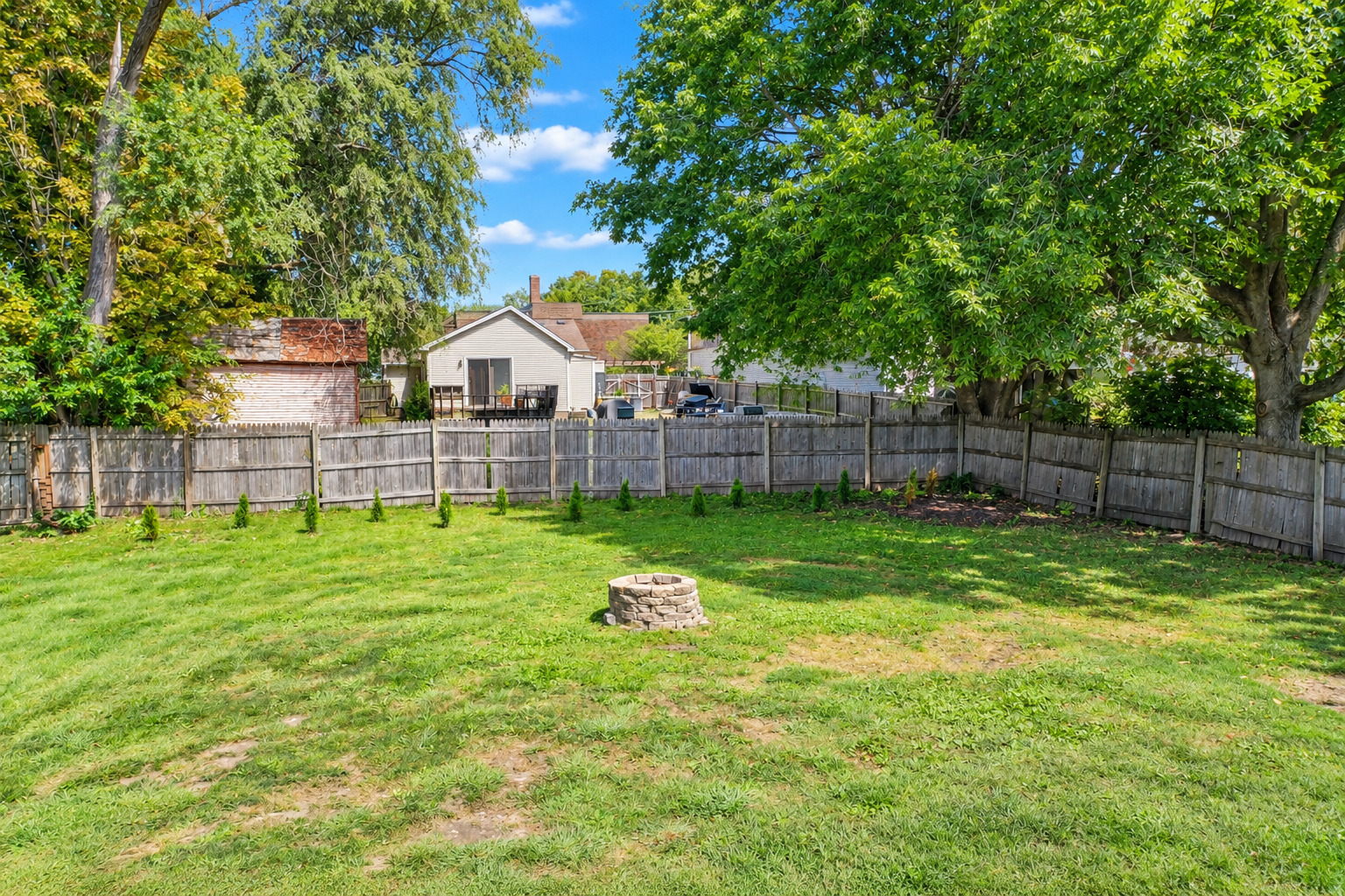 406 E Willow Street Property Photo 42