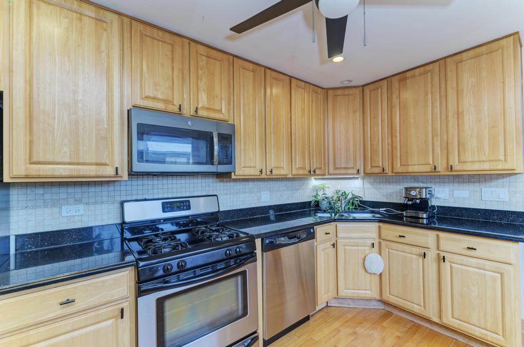 7453 N Sheridan Road 3b Property Photo 9
