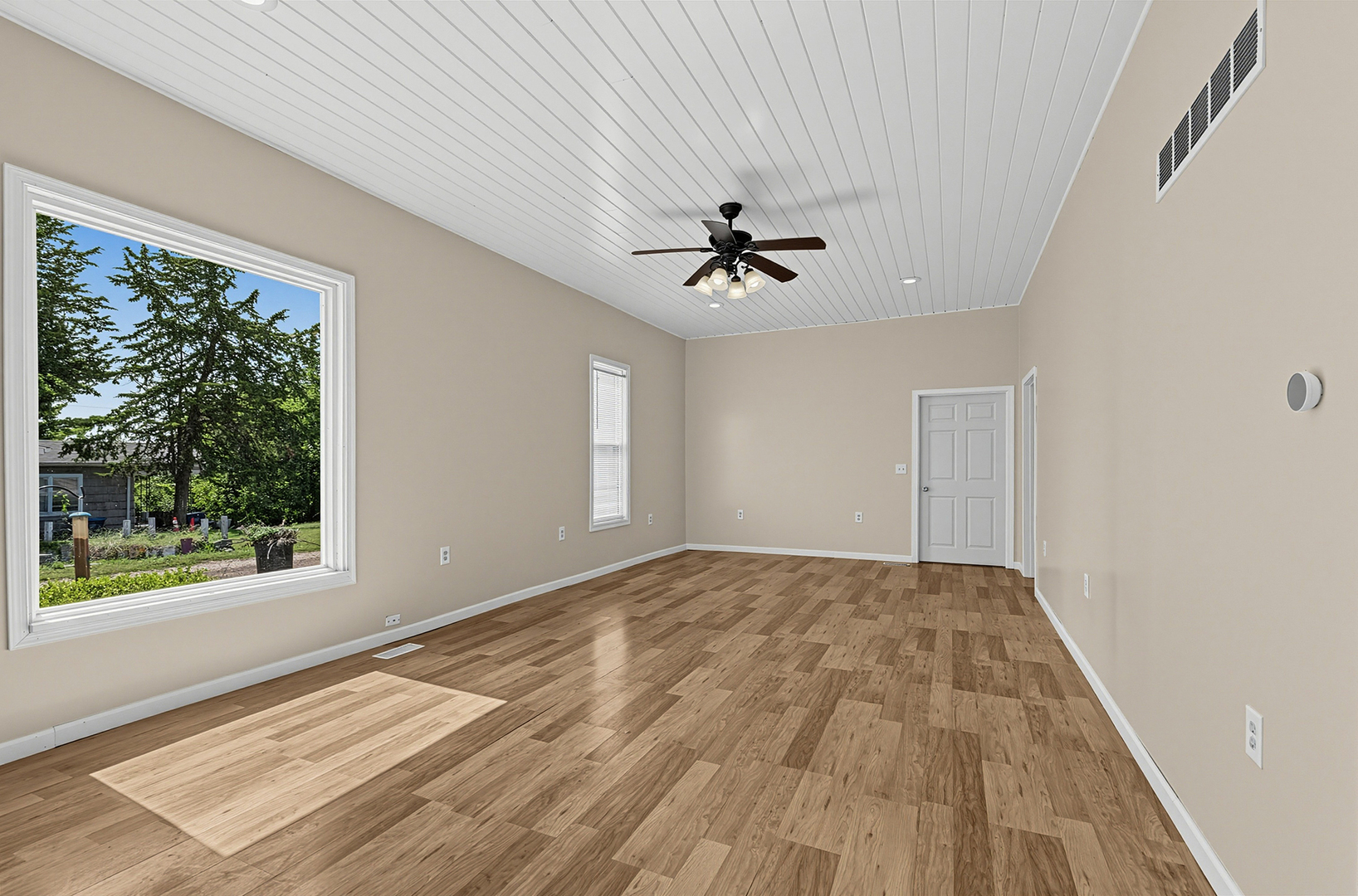 110 2nd Street Property Photo 2