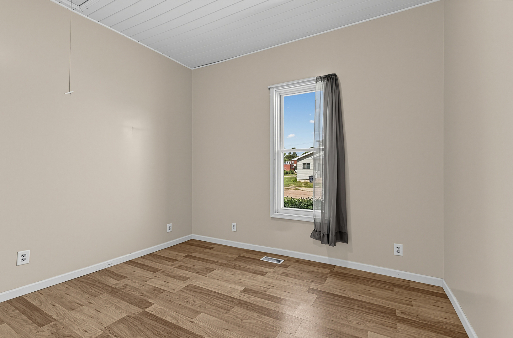 110 2nd Street Property Photo 5