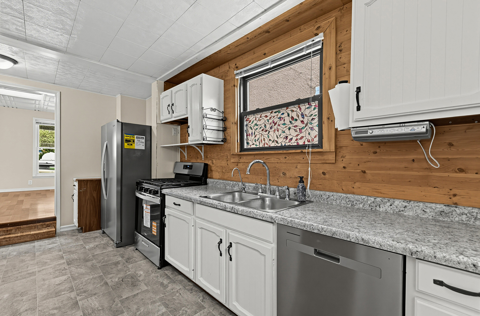 110 2nd Street Property Photo 9