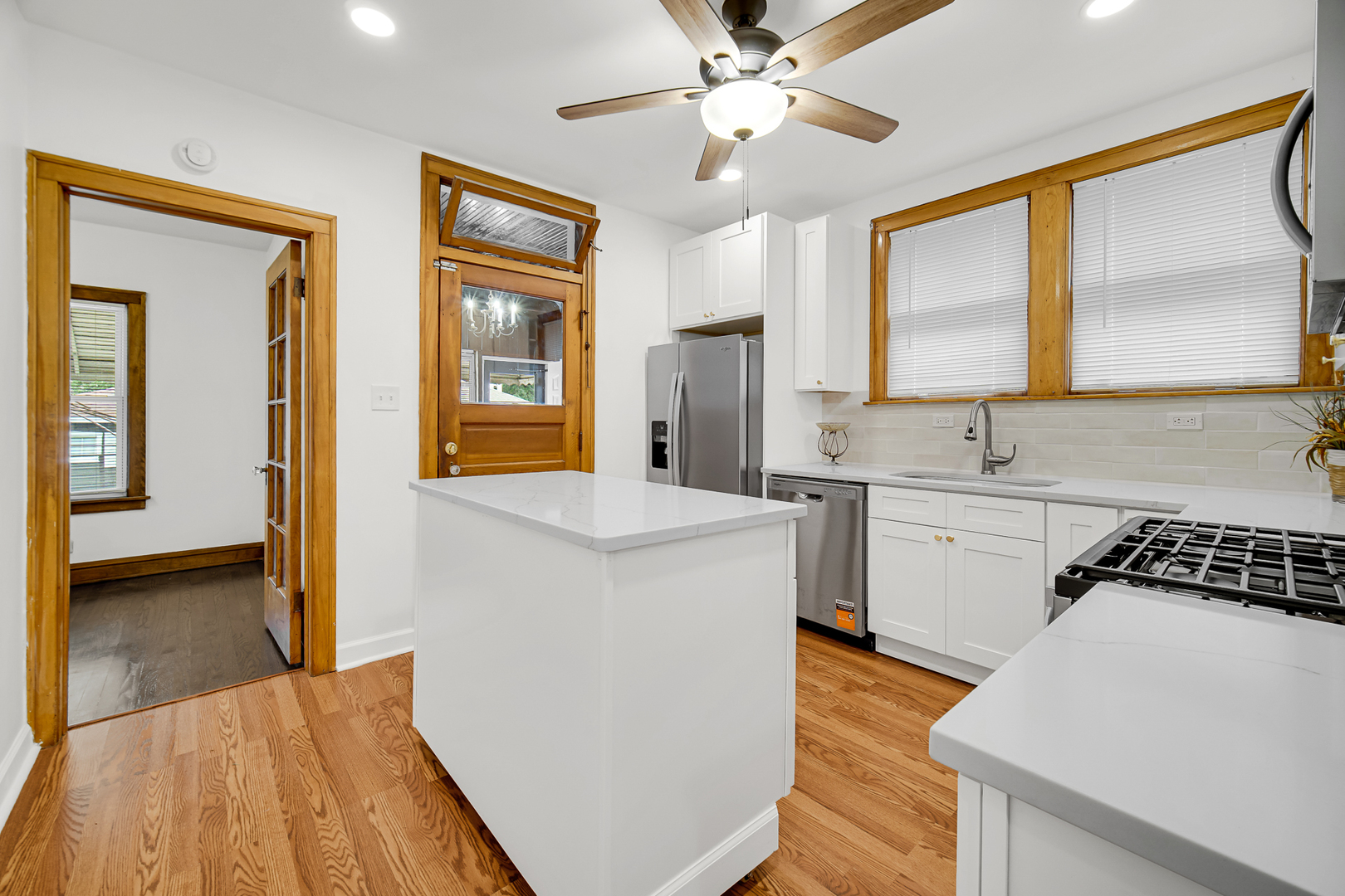 1815 N Natchez Avenue Property Photo 10