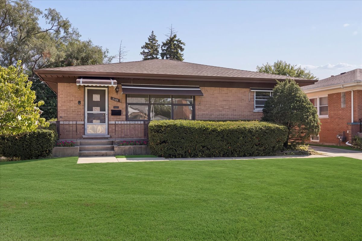 2109 Norfolk Avenue Property Photo 1