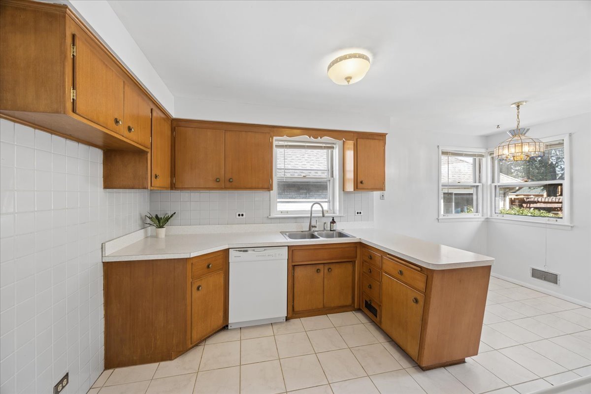 2109 Norfolk Avenue Property Photo 8