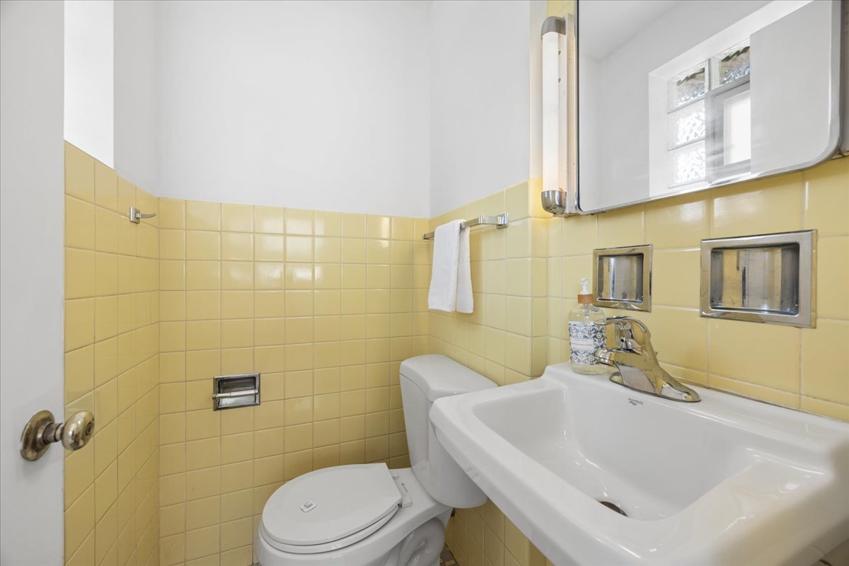 2109 Norfolk Avenue Property Photo 10