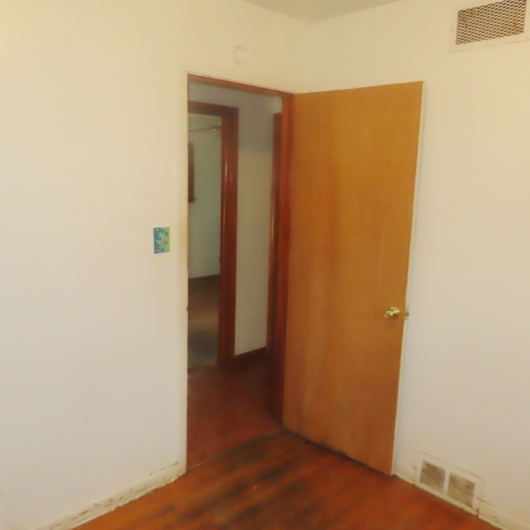 127 S Addison Road Property Photo 8