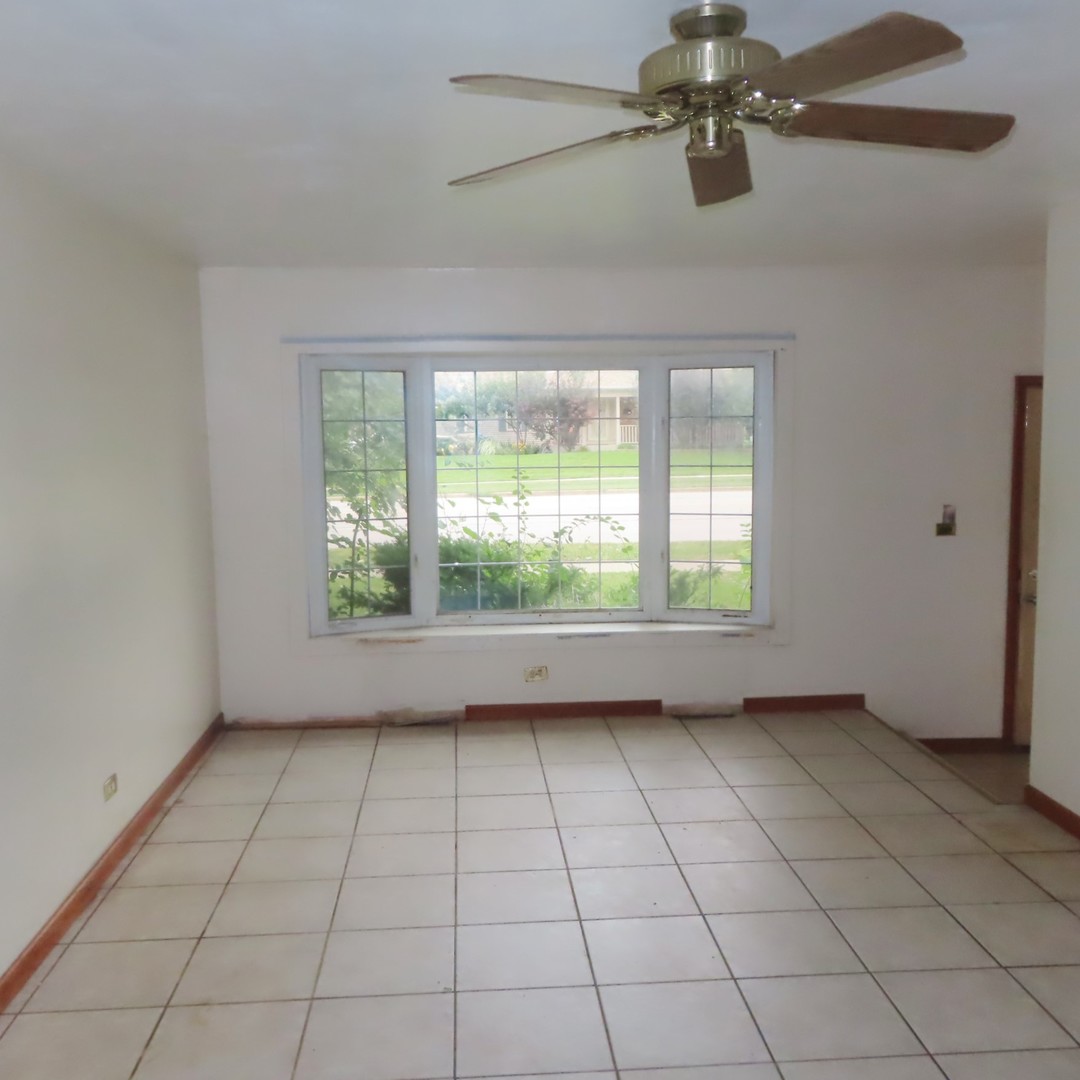 127 S Addison Road Property Photo 10