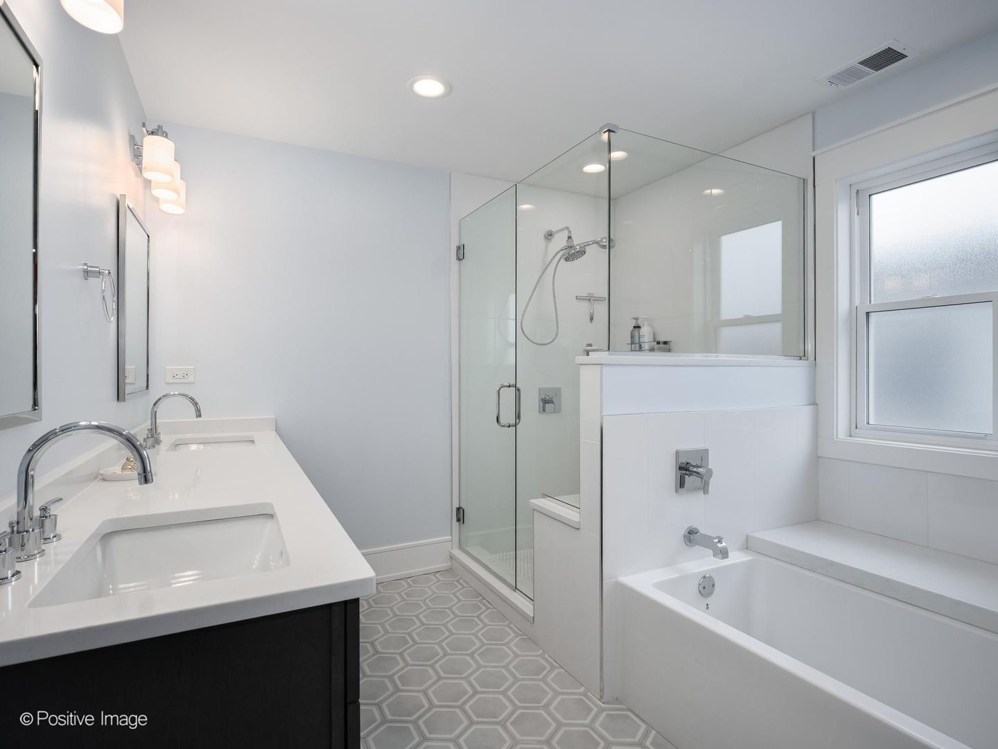 5534 N Linder Avenue Property Photo 18