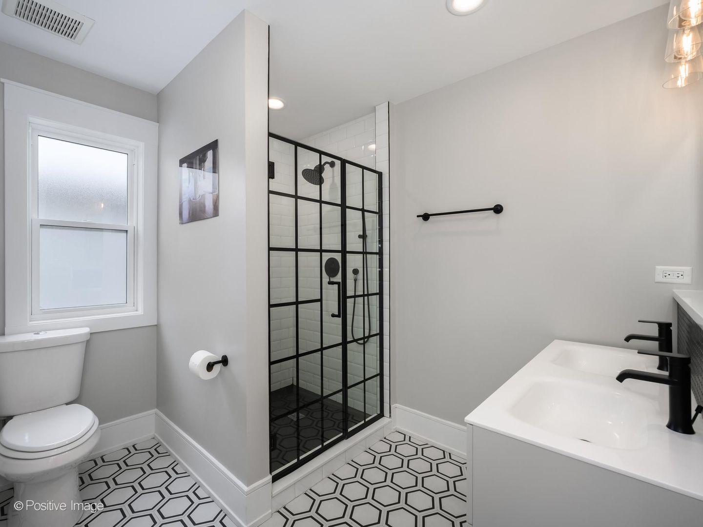 5534 N Linder Avenue Property Photo 22