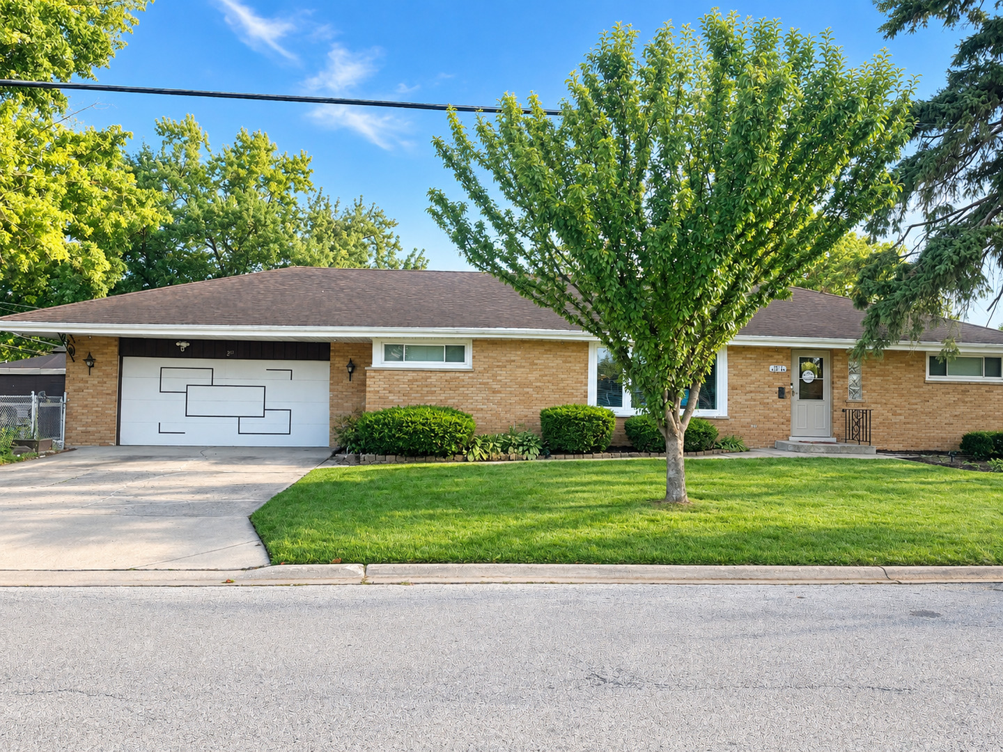 201 S Yale Avenue Property Photo 1