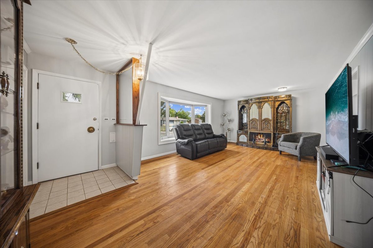 201 S Yale Avenue Property Photo 2