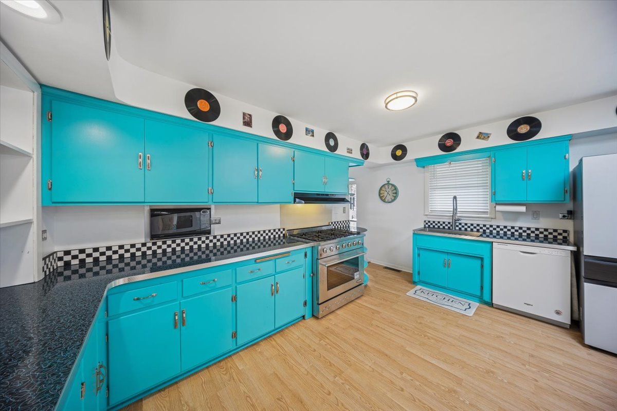 201 S Yale Avenue Property Photo 6