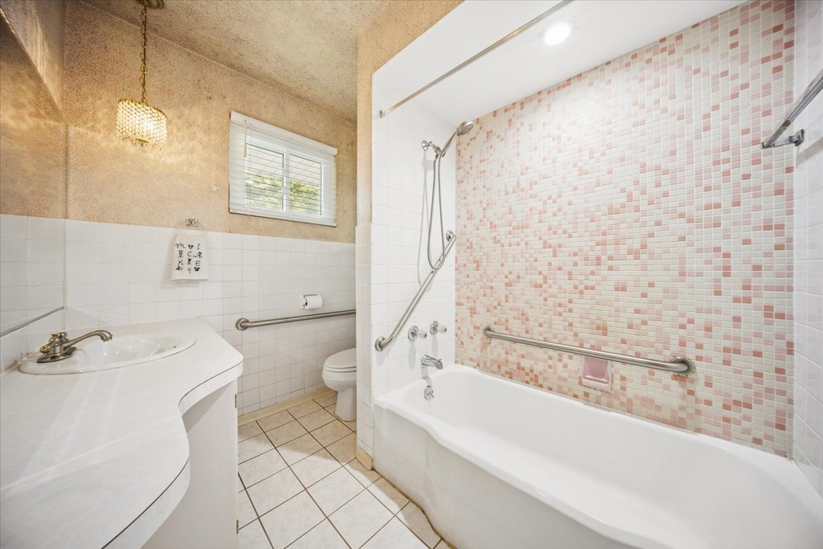 201 S Yale Avenue Property Photo 13