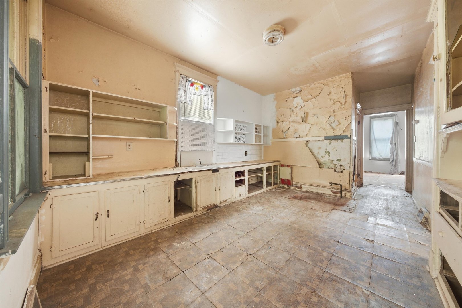 2837 S Millard Avenue Property Photo 12