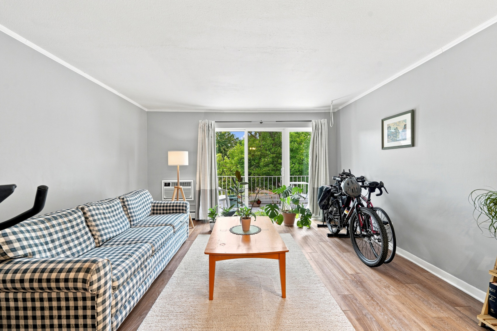 5115 Blodgett Avenue 213 Property Photo 4