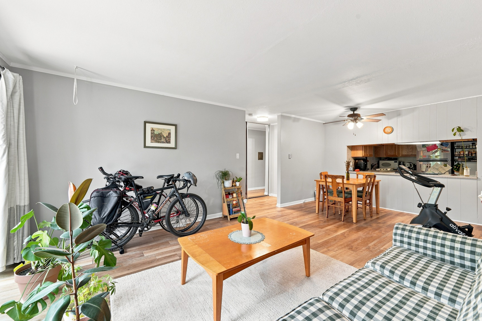 5115 Blodgett Avenue 213 Property Photo 6