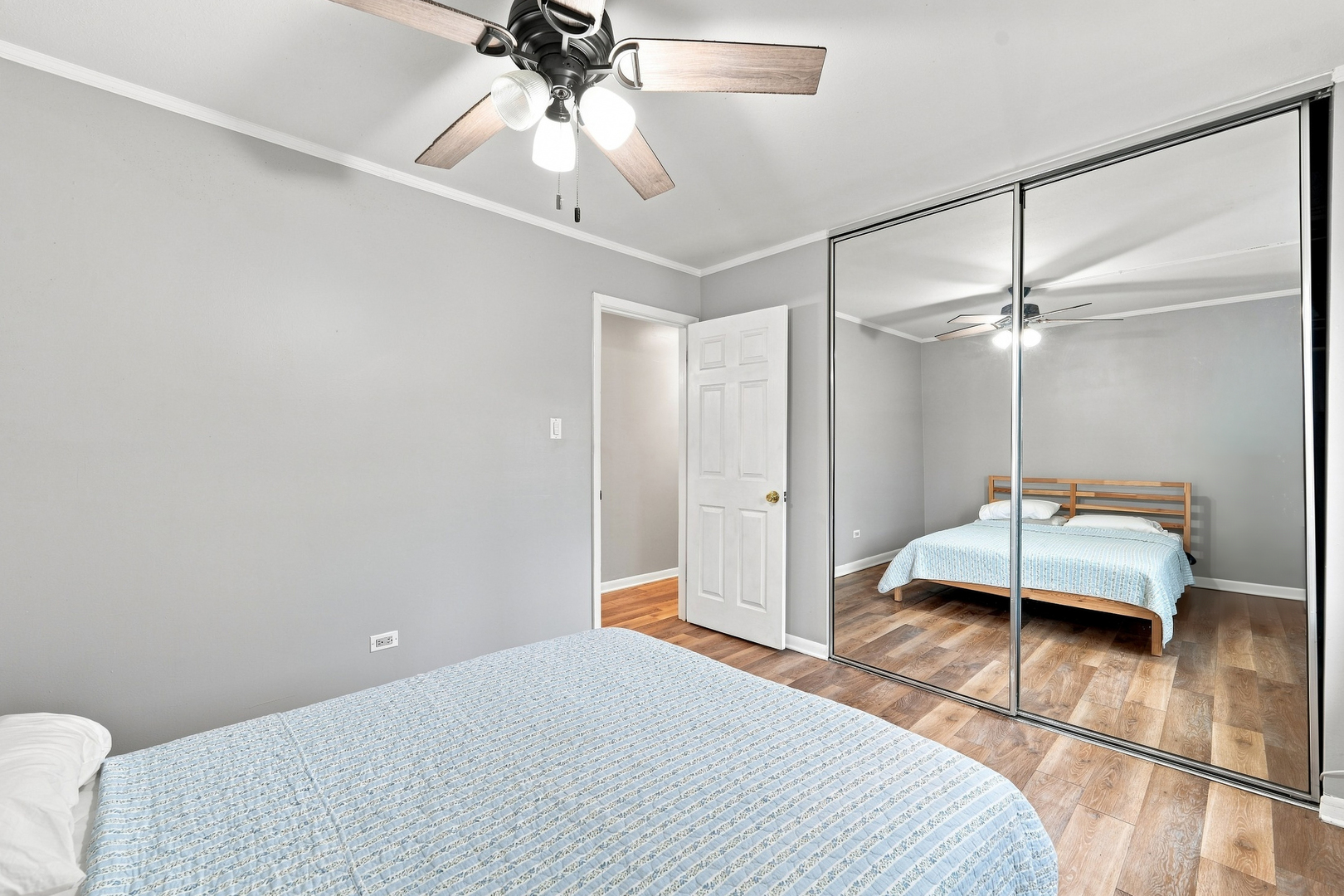 5115 Blodgett Avenue 213 Property Photo 13
