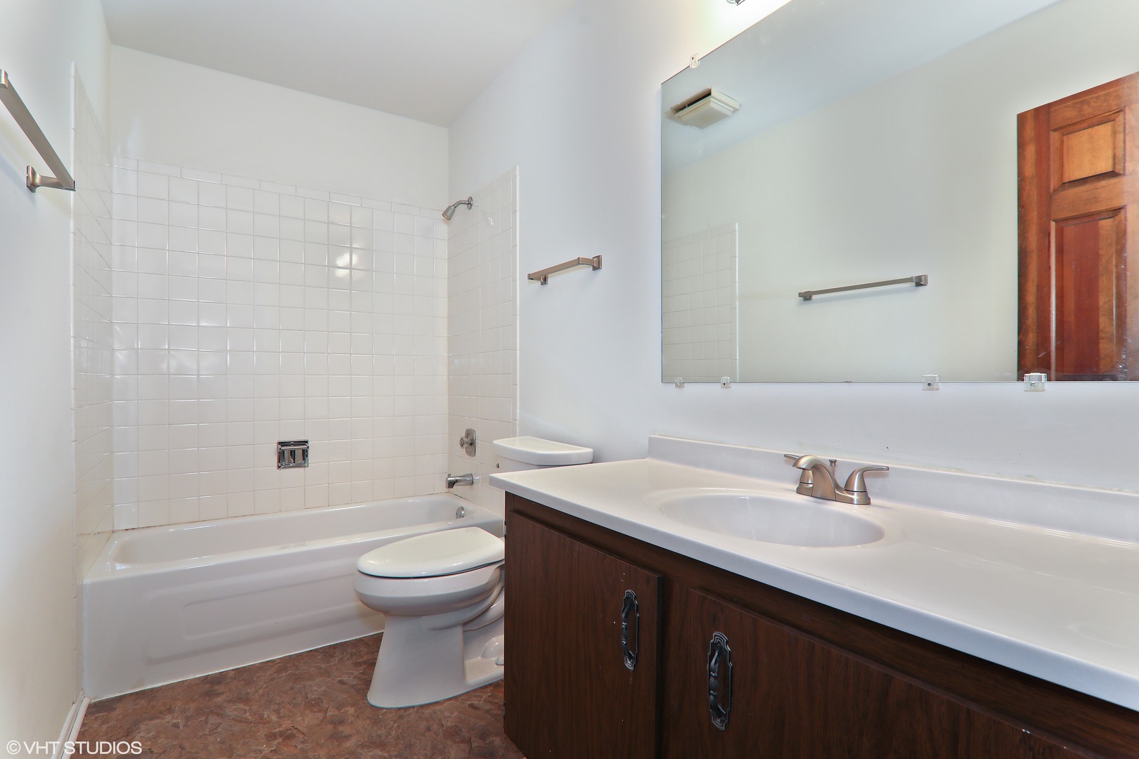 337 Springlake Lane D Property Photo 13