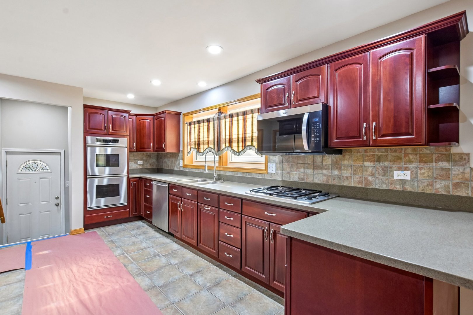733 Caryn Circle Property Photo 11