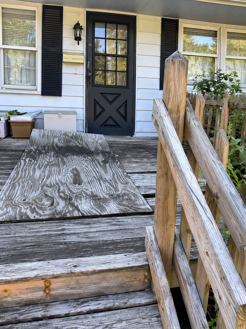104 N Indiana Street Property Photo 2