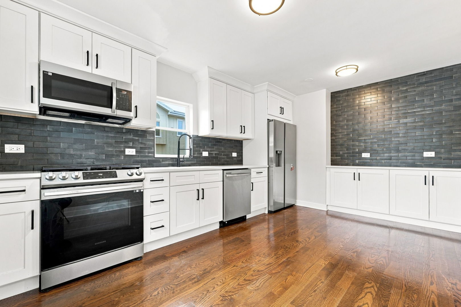9524 Nashville Avenue Property Photo 13