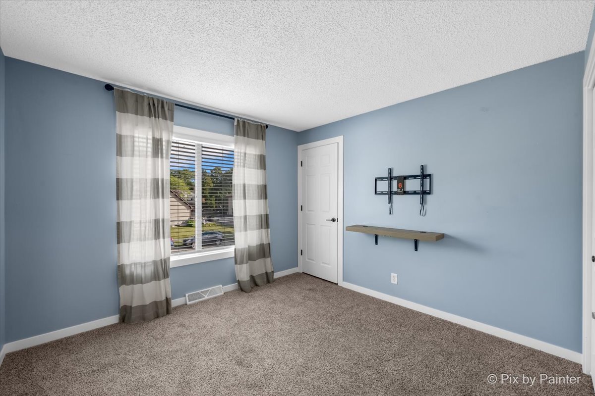 1511 Longwood Drive 1511 Property Photo 11