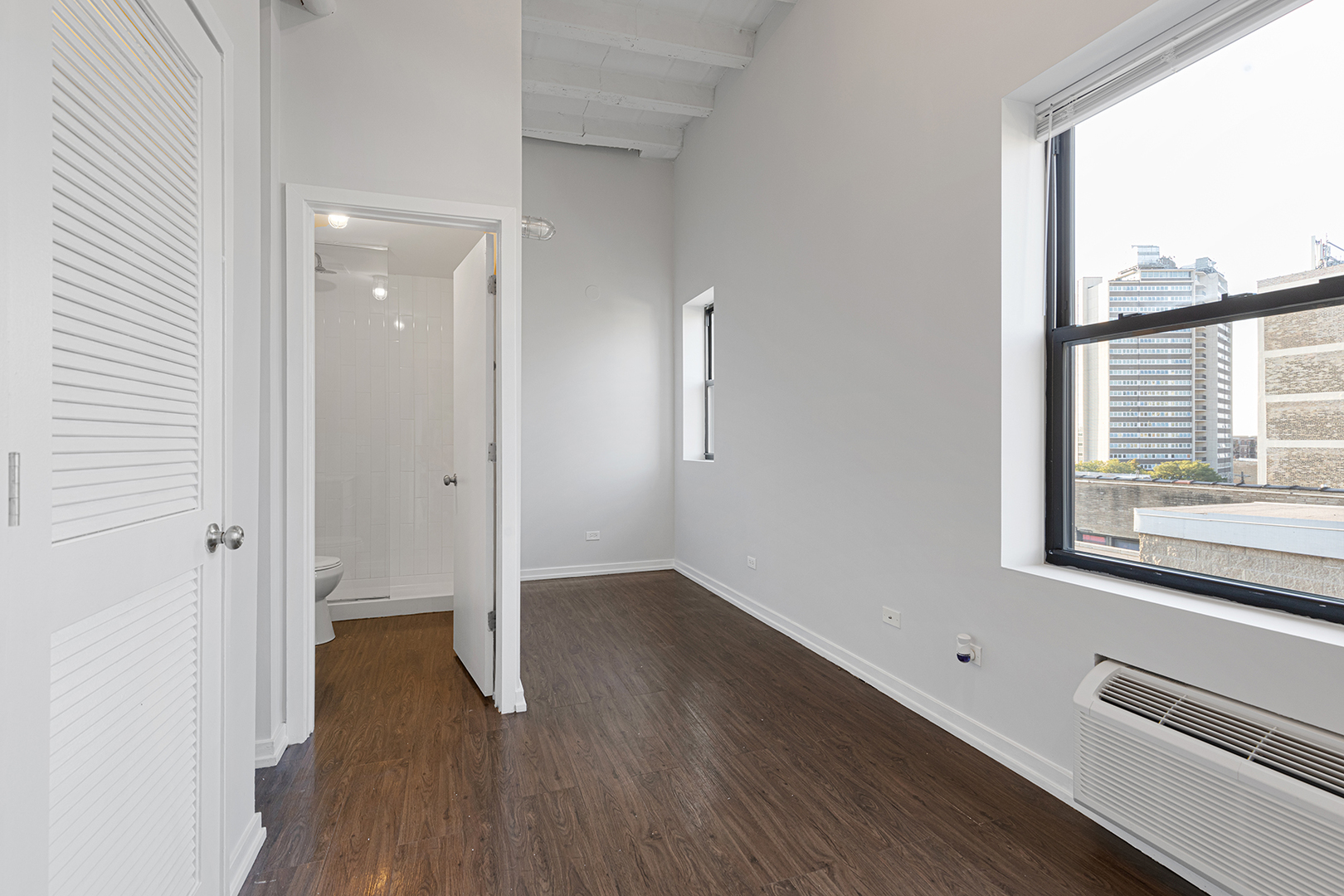 5718 N Winthrop Avenue 607 Property Photo 7