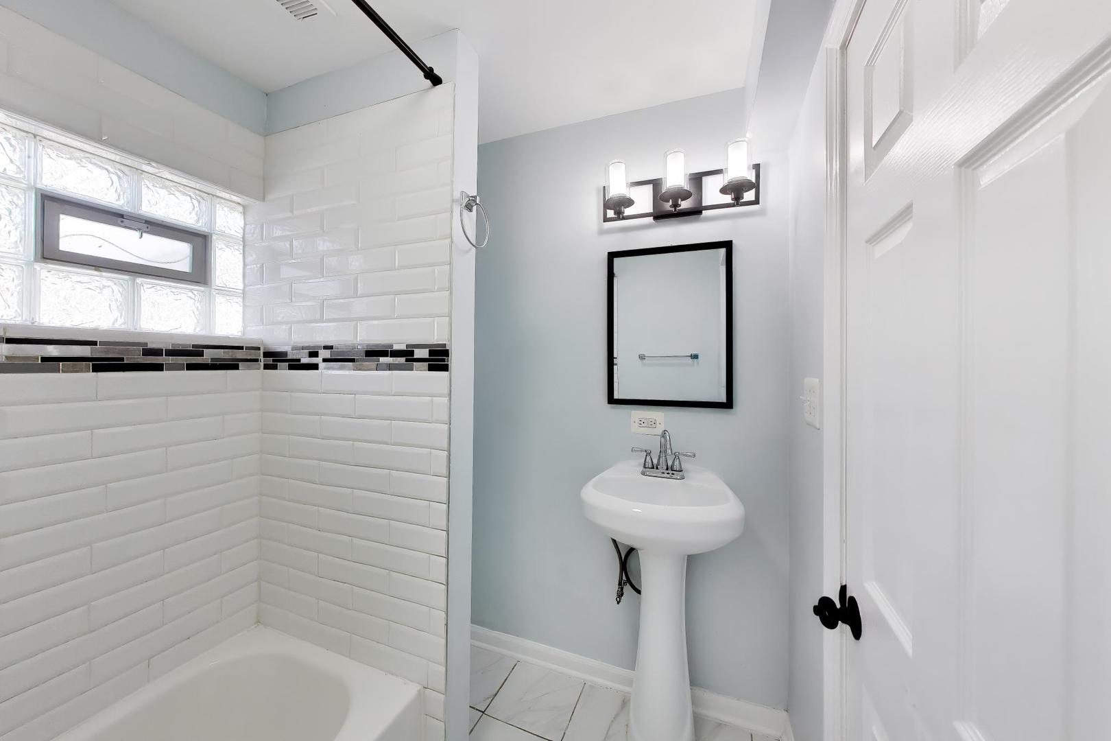5953 S Wolcott Avenue Property Photo 33