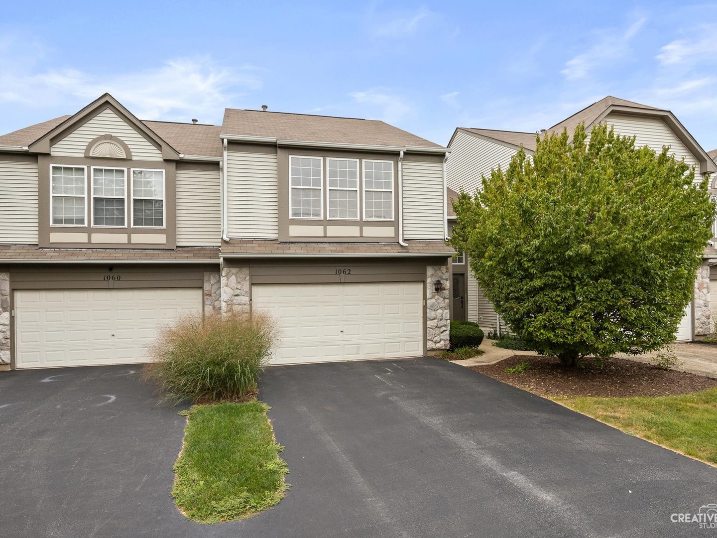 1062 Stamford Court Property Photo 2