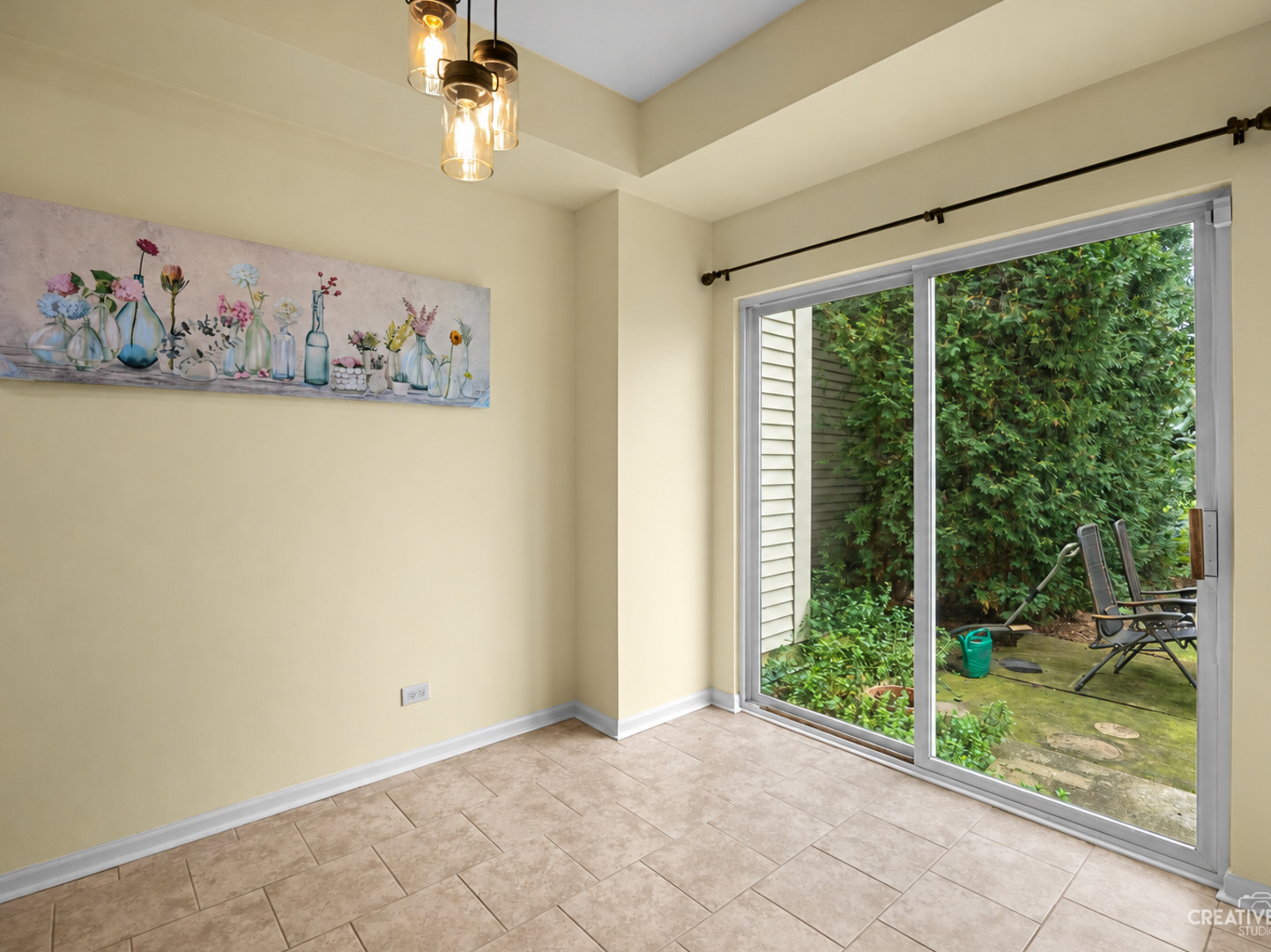 1062 Stamford Court Property Photo 8