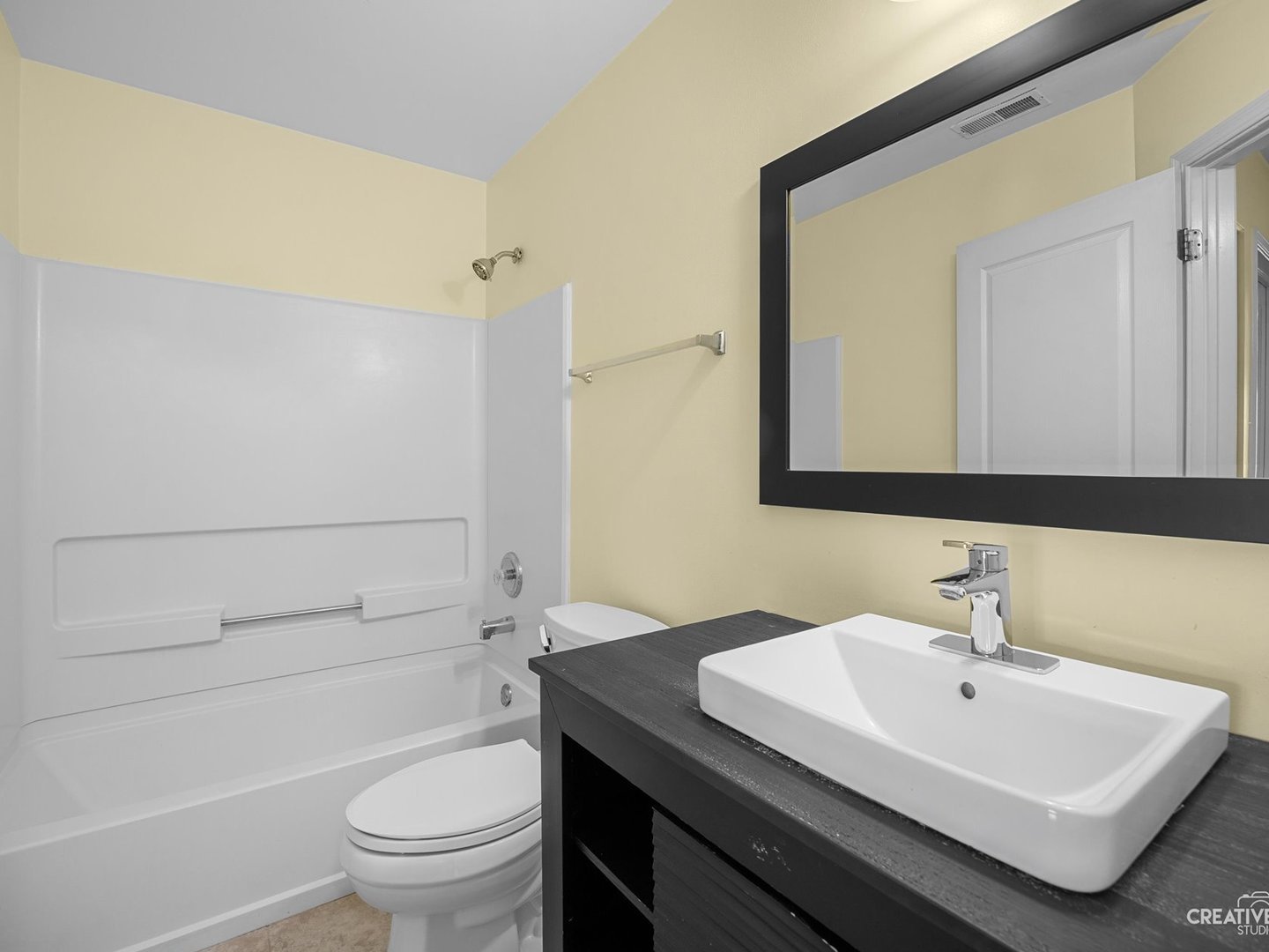 1062 Stamford Court Property Photo 13