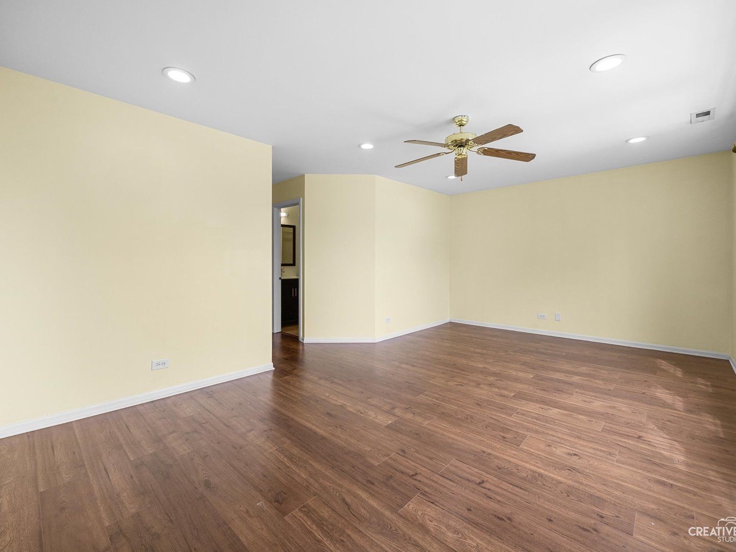 1062 Stamford Court Property Photo 16