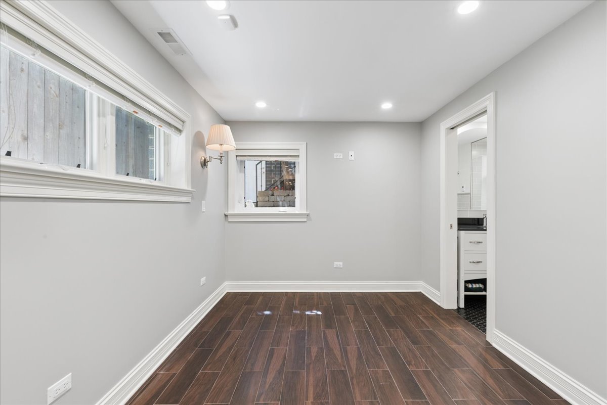 1441 W Wolfram Garden Property Photo 13