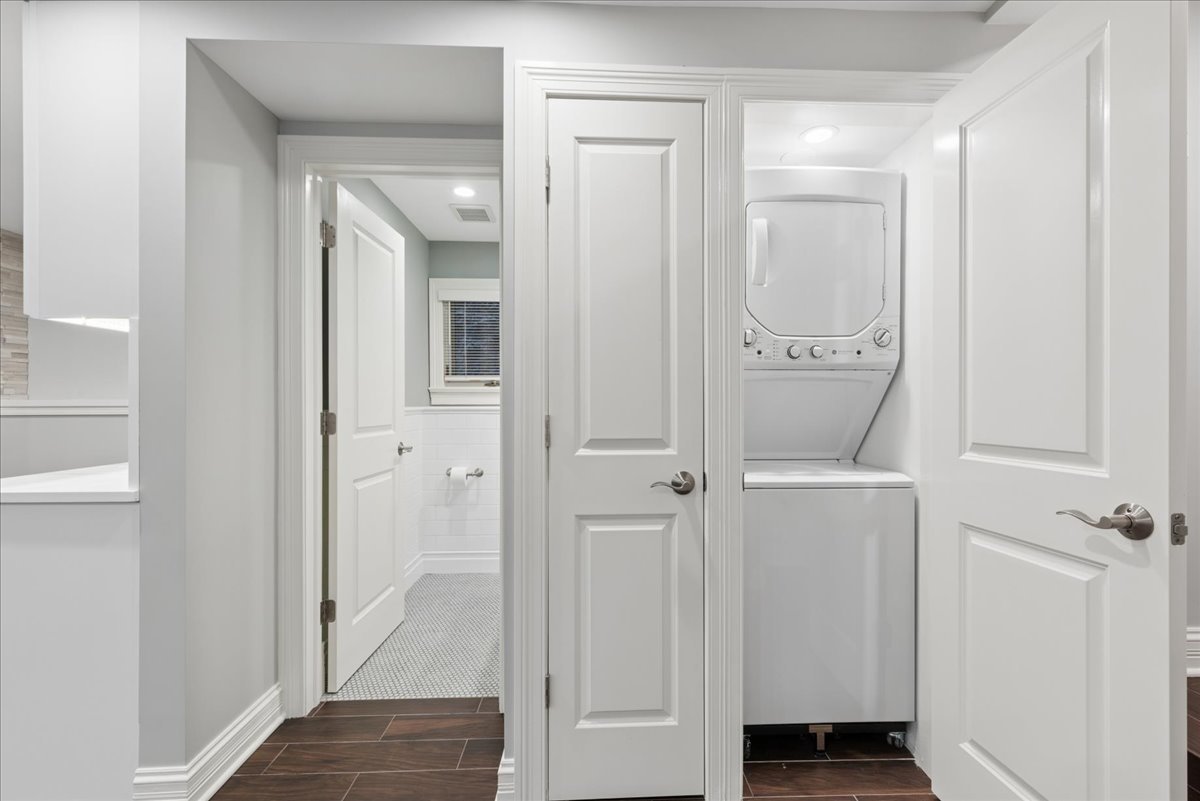 1441 W Wolfram Garden Property Photo 18