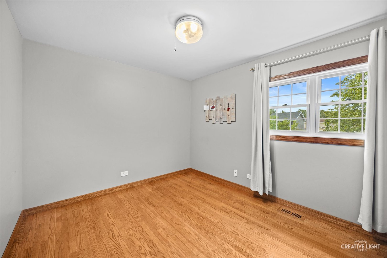 2960 Middlebury Court Property Photo 16