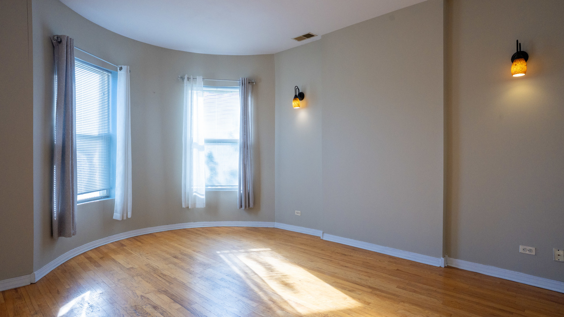4850 S Prairie Avenue 3s Property Photo 4