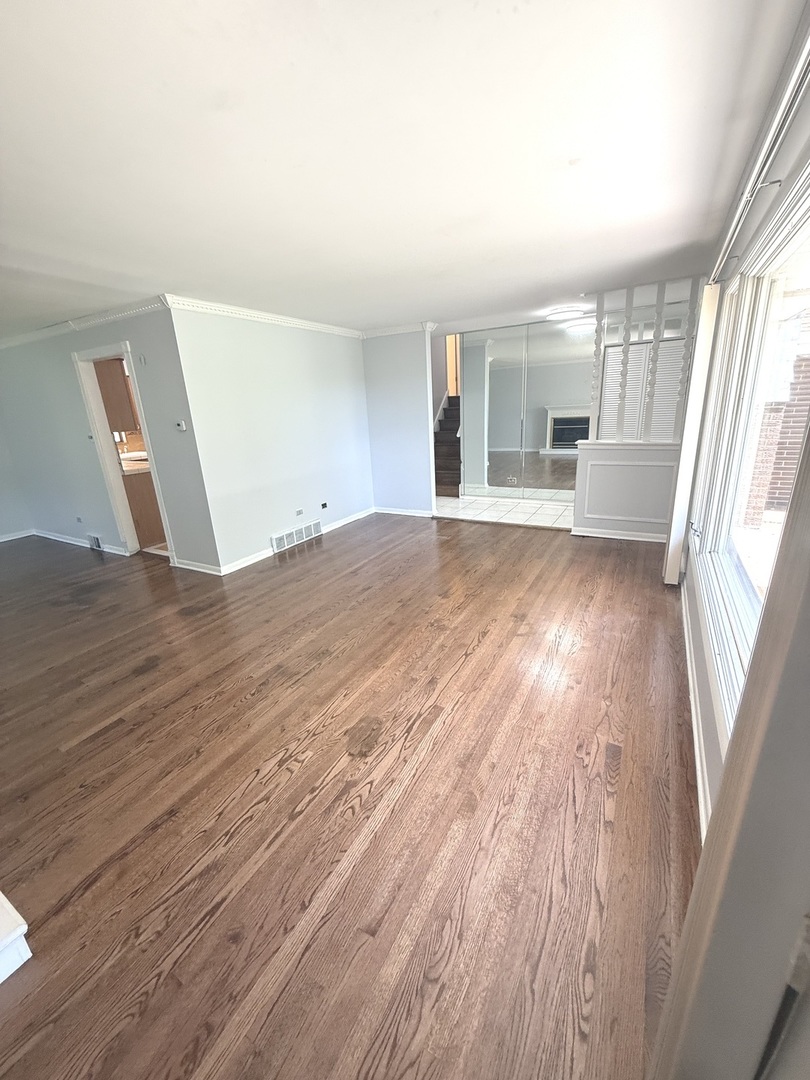 942 E 168th Street Property Photo 3