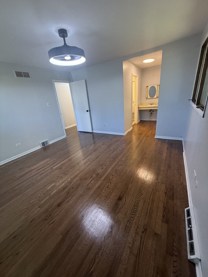 942 E 168th Street Property Photo 10