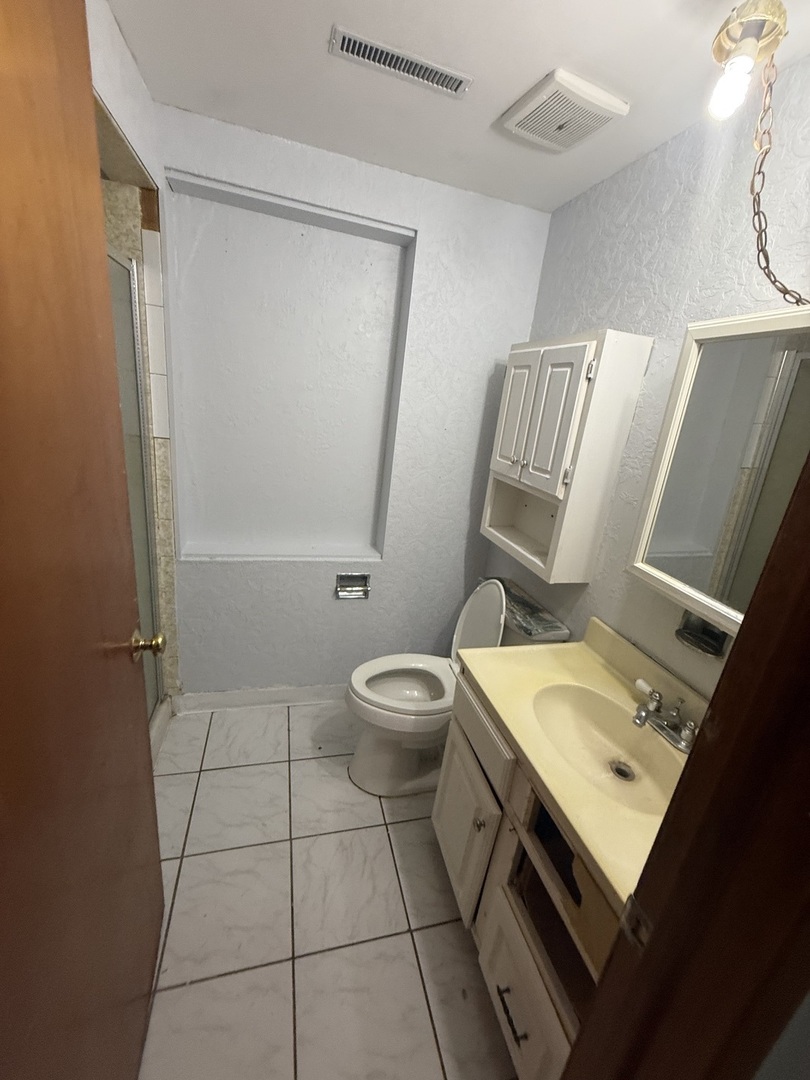942 E 168th Street Property Photo 23