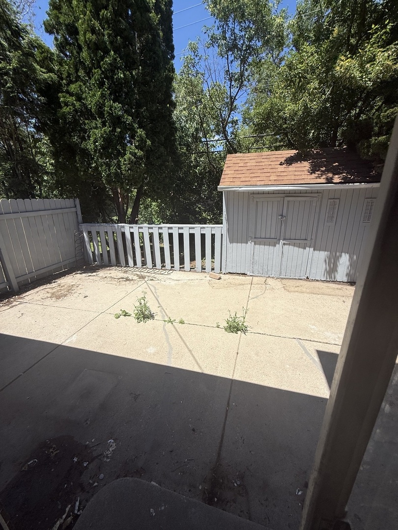 942 E 168th Street Property Photo 24