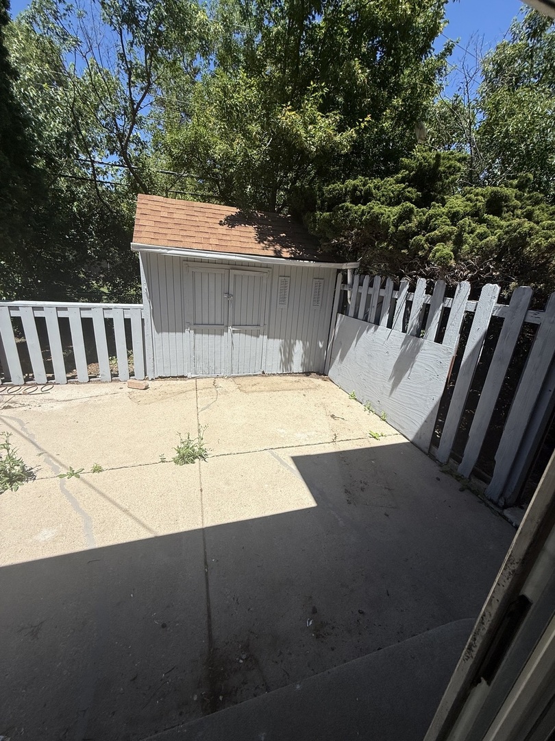 942 E 168th Street Property Photo 28